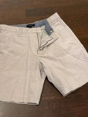 Banana Republic Aiden Club Lightweight Shorts | Gray | 33